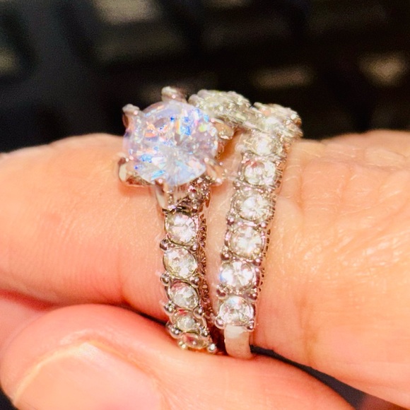 💗💗💗Moissanite GRA certified 2+ carats size 7